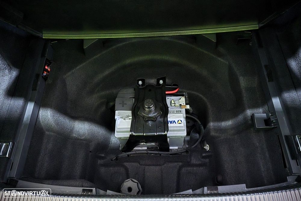 Audi A4 Avant 2.0 TDI Advance S tronic - 33