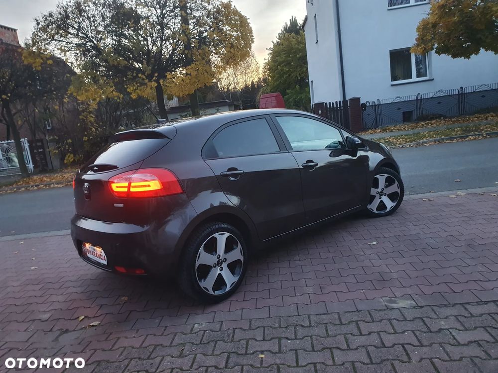 Kia Rio 1.4 XL Business Line - 36