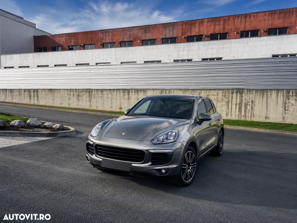 Porsche Cayenne 3.0 L - 1