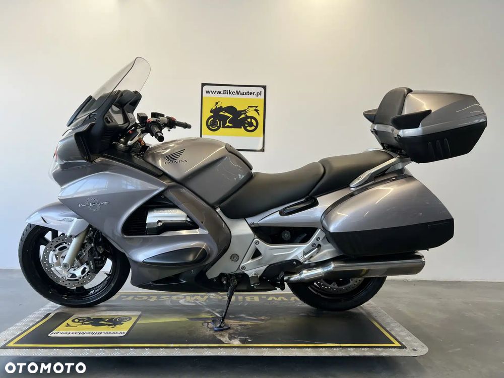 Honda ST - 2