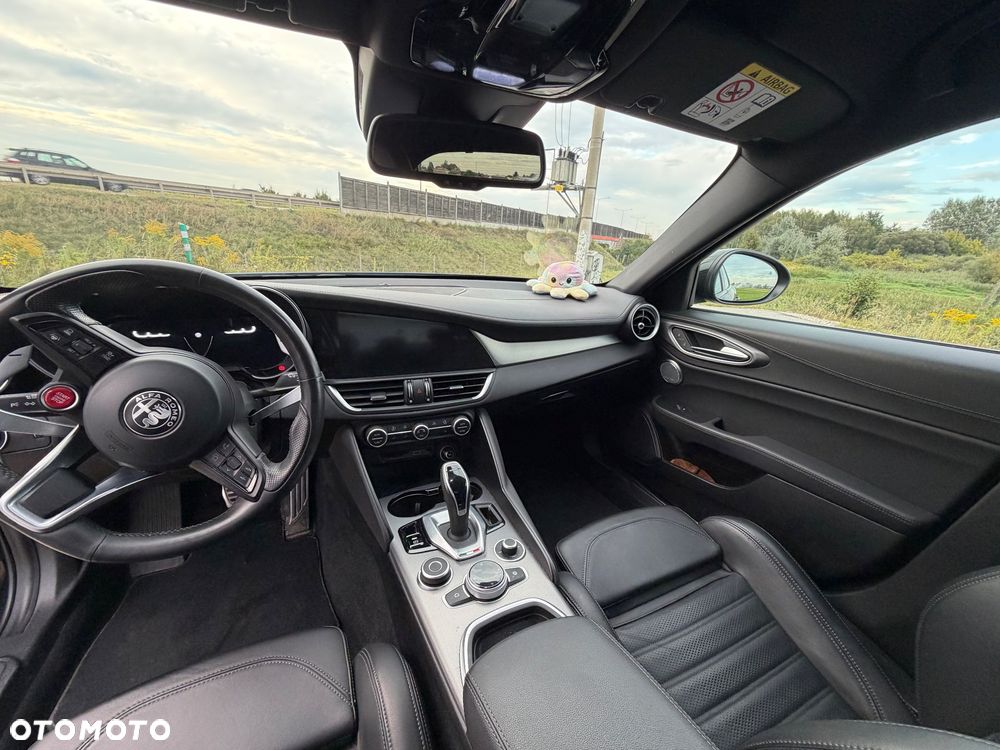 Alfa Romeo Giulia 2.0 Turbo Veloce Q4 - 11