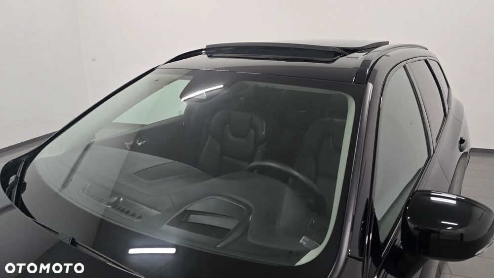 Volvo XC 60 B5 D AWD Ultimate Dark - 15