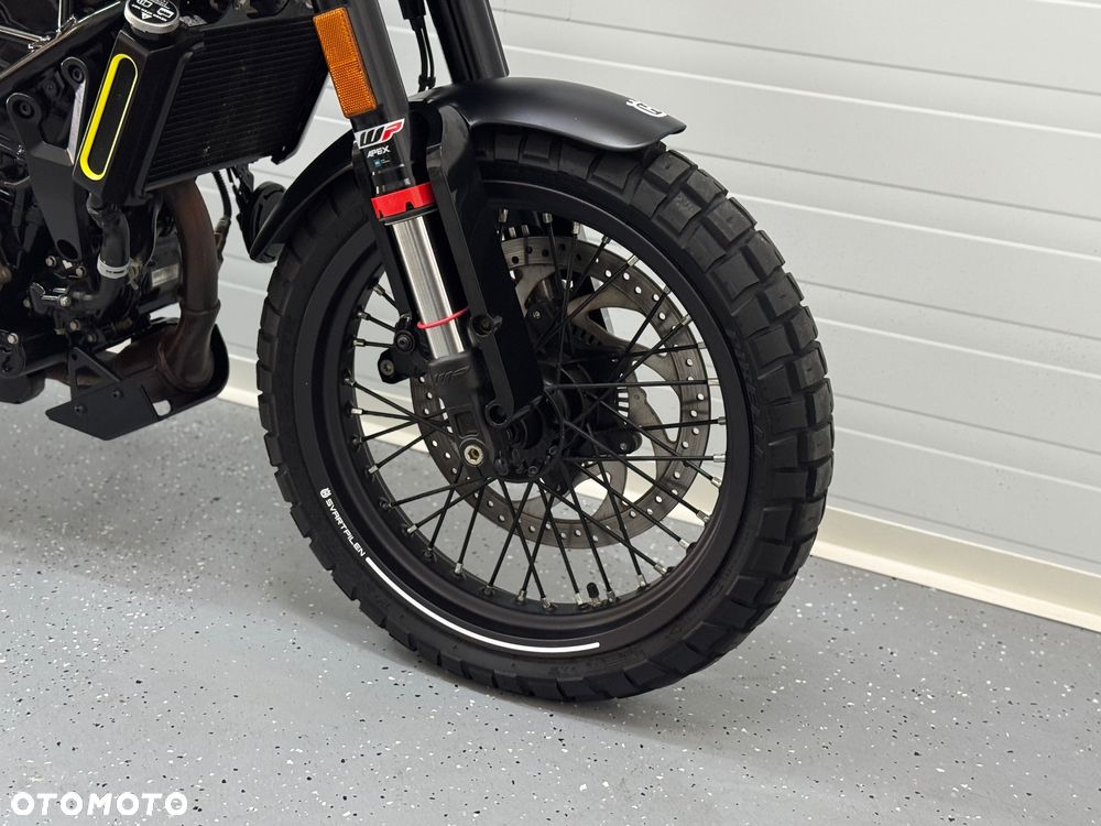 Husqvarna Svartpilen - 8