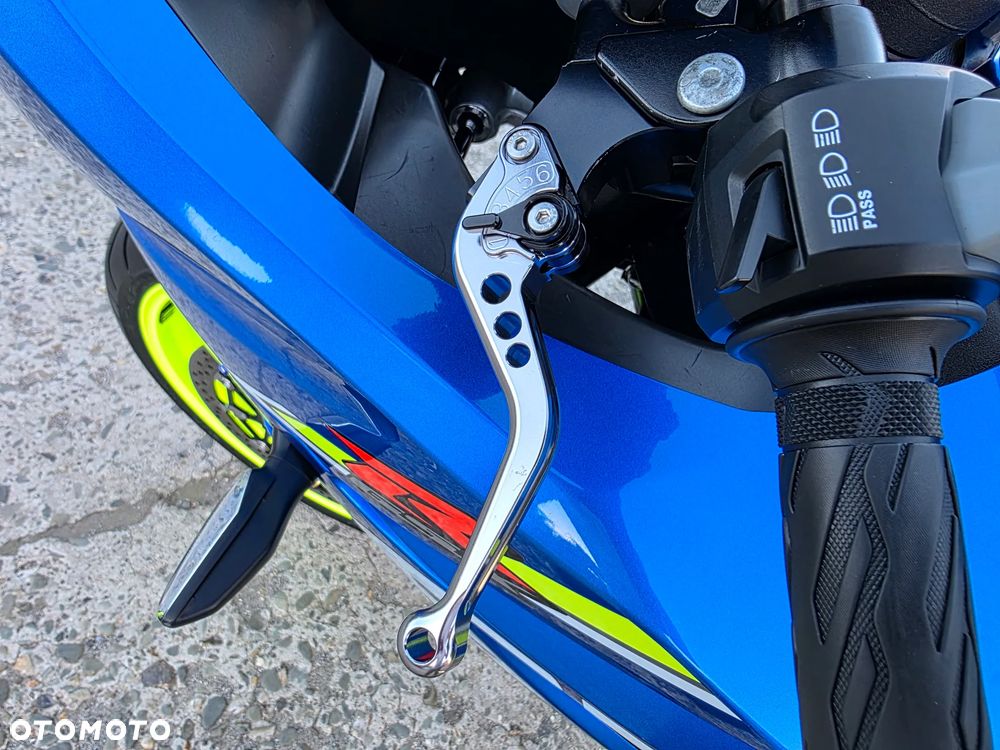 Suzuki GSX-R - 23