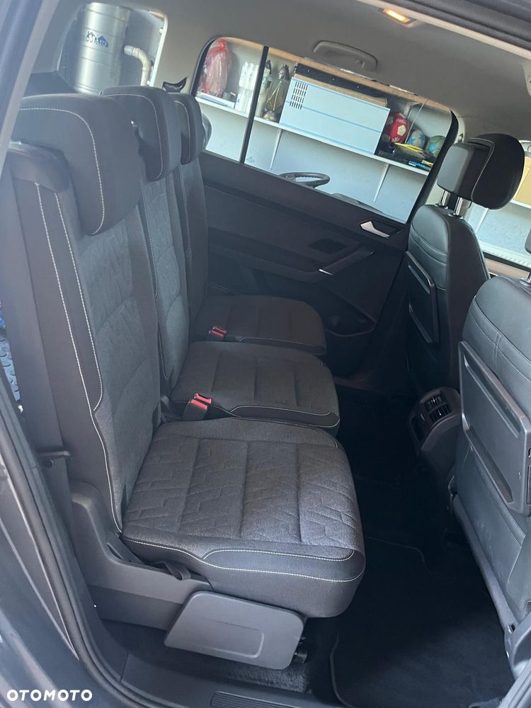 Volkswagen Touran - 9