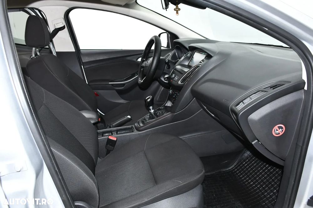 Ford Focus 1.6 TDCI DPF Trend - 7