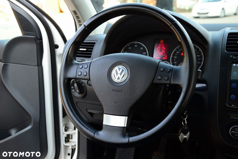 Volkswagen Golf - 26