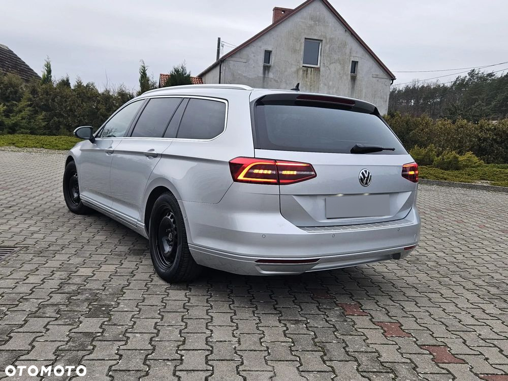 Volkswagen Passat - 11