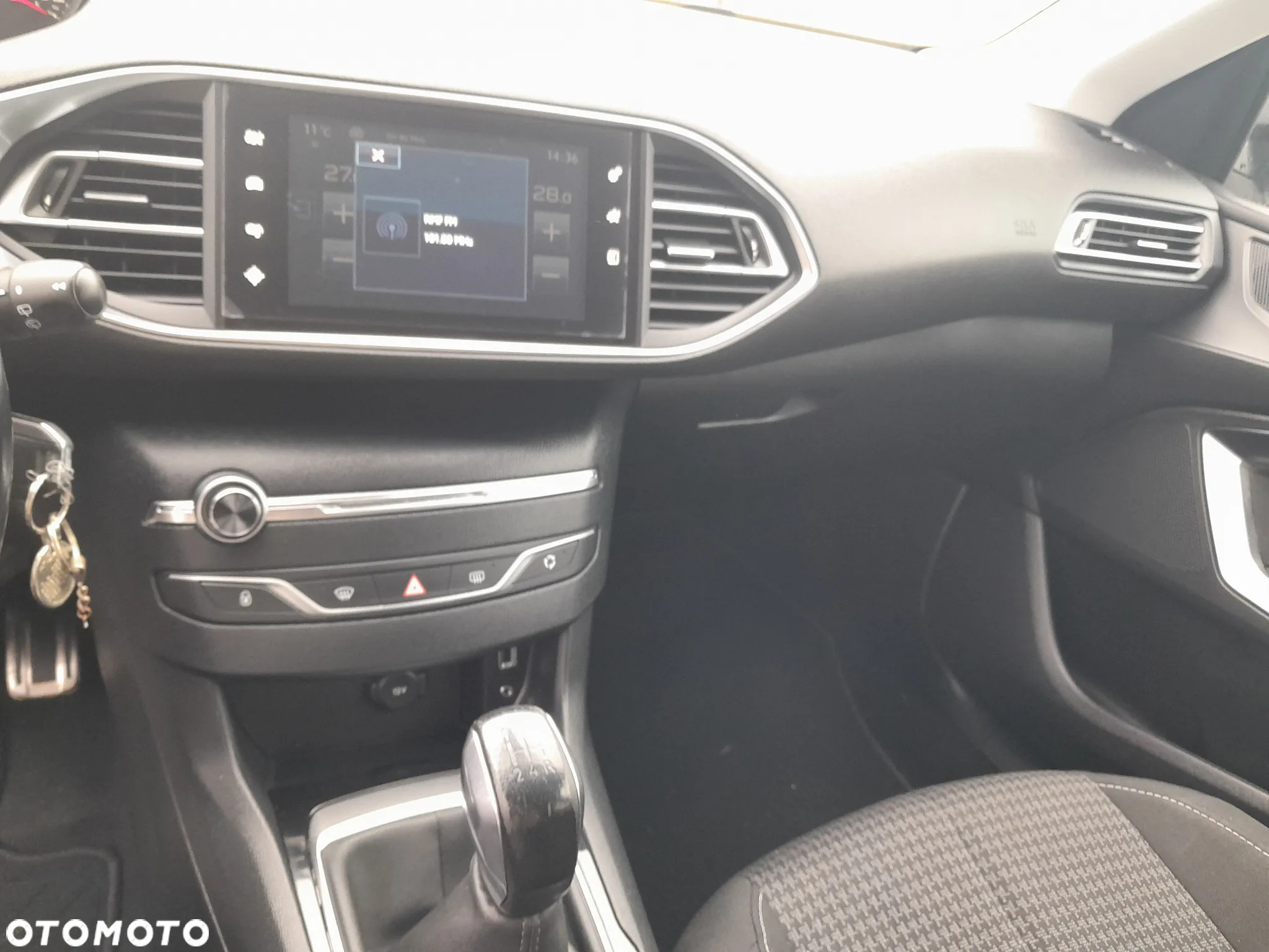 Peugeot 308 1.6 BlueHDi Style S&S - 24