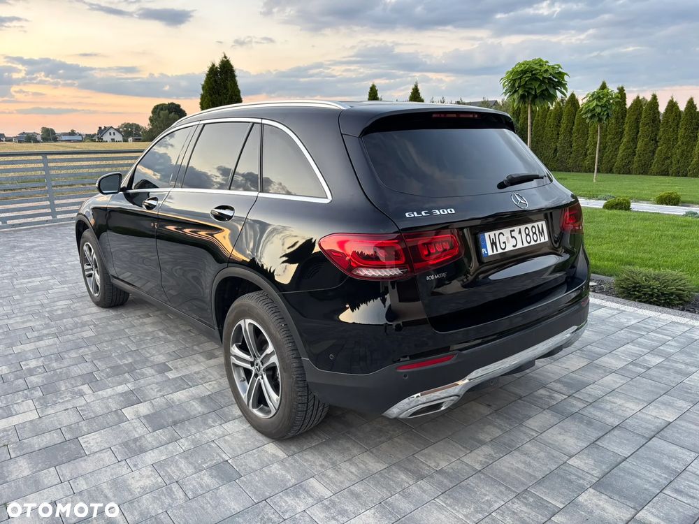 Mercedes-Benz GLC 300 4Matic 9G-TRONIC Exclusive - 6