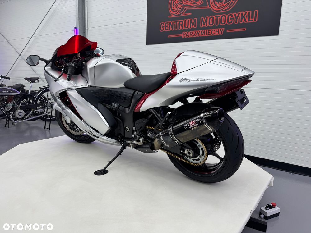 Suzuki GSX - 6