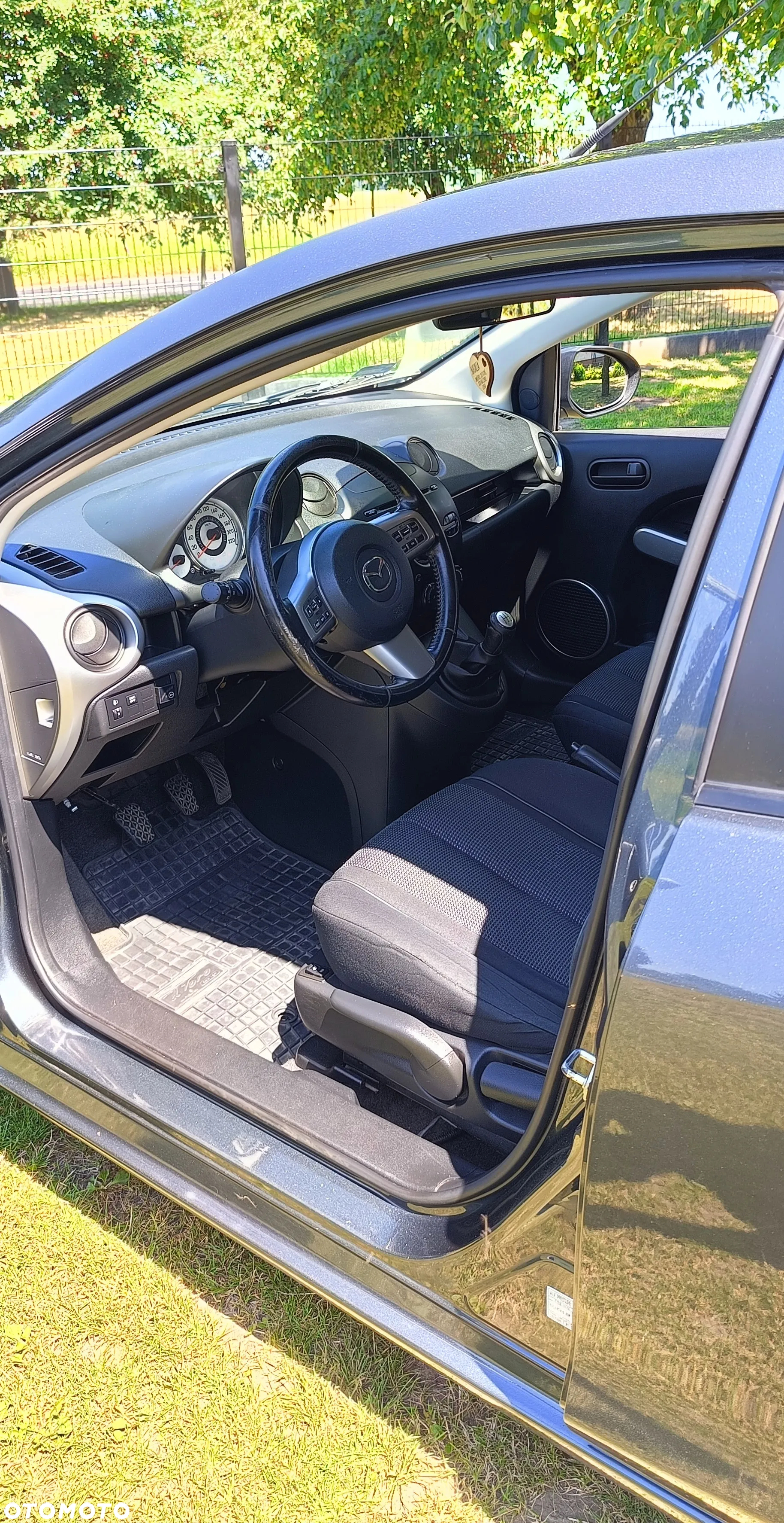 Mazda 2 - 6