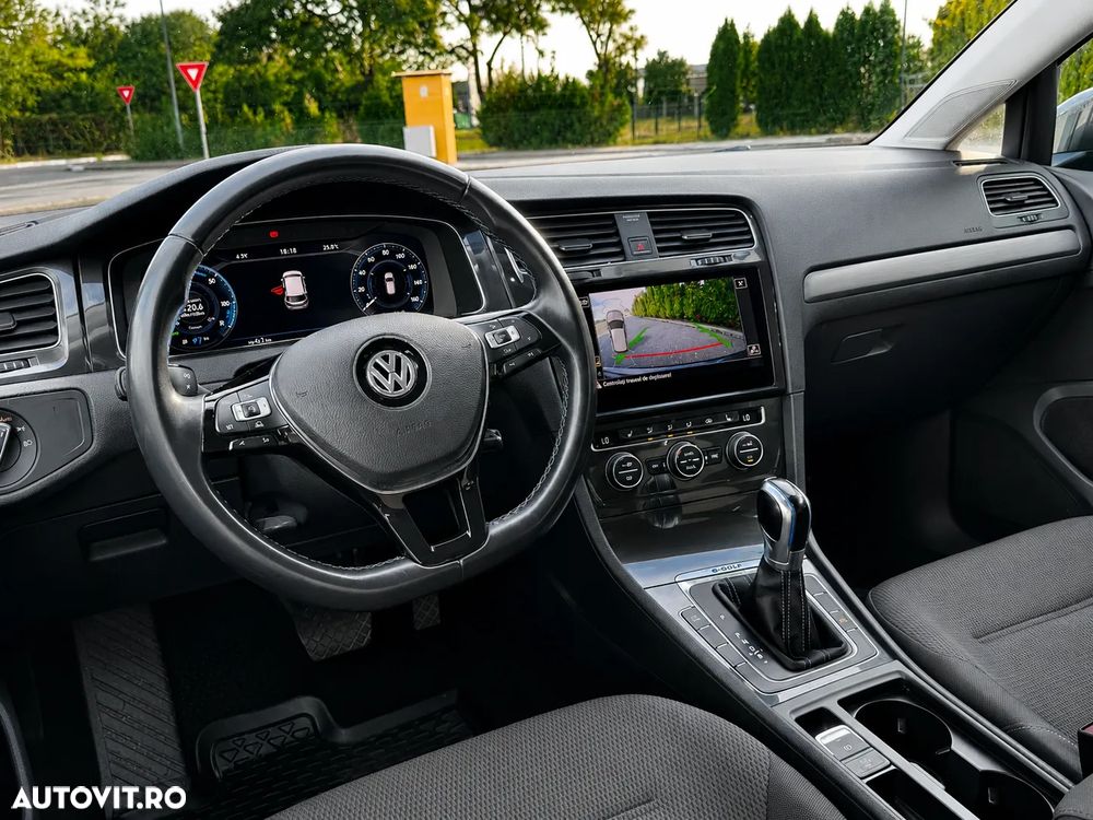 Volkswagen e-Golf - 7