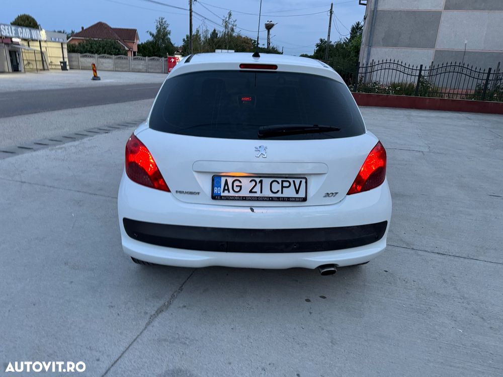 Peugeot 207 1.6HDI Feline - 18