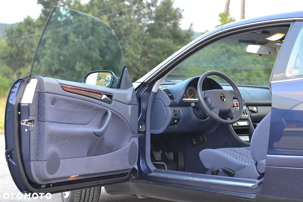 Mercedes-Benz CLK - 13