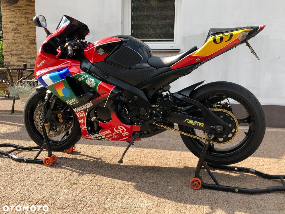 Suzuki GSX-R - 1