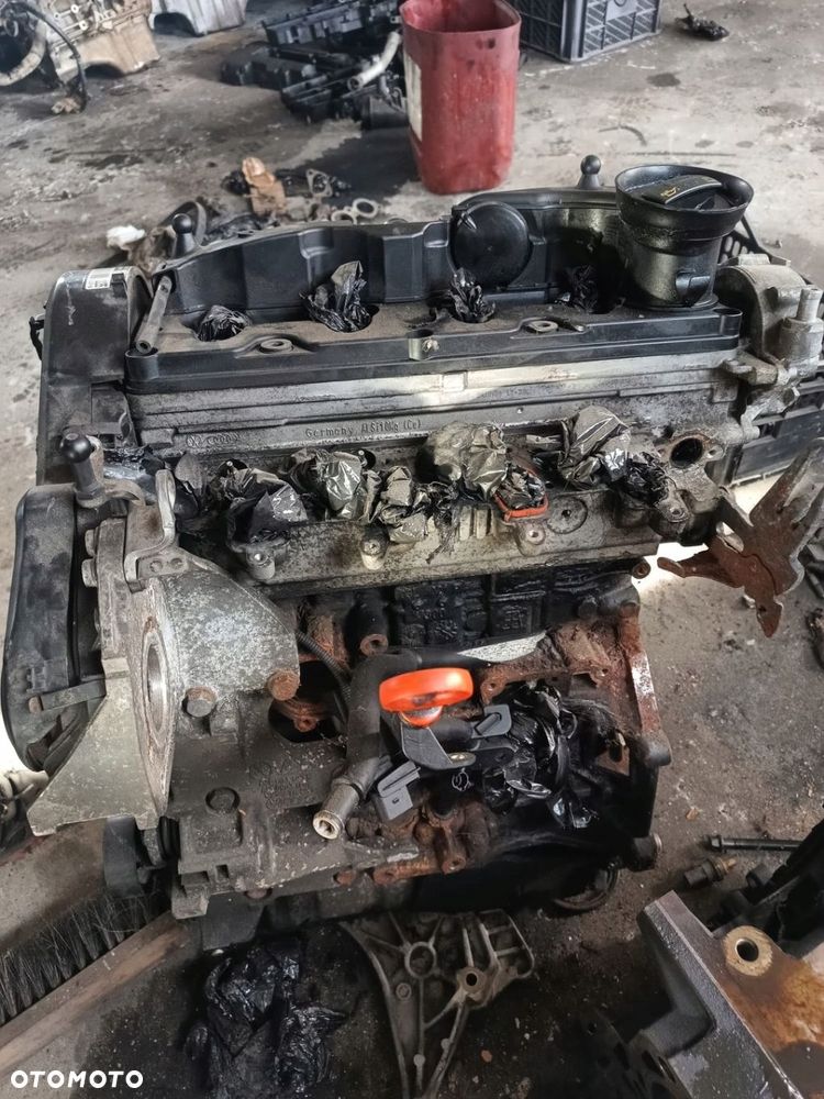 AUDI SEAT VW 1.6 TDI CAY SILNIK SŁUPEK - 2