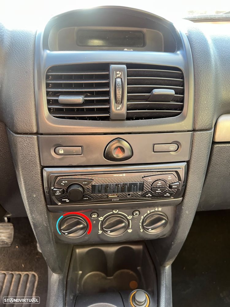 Renault Clio 1.2 16V Extreme - 6