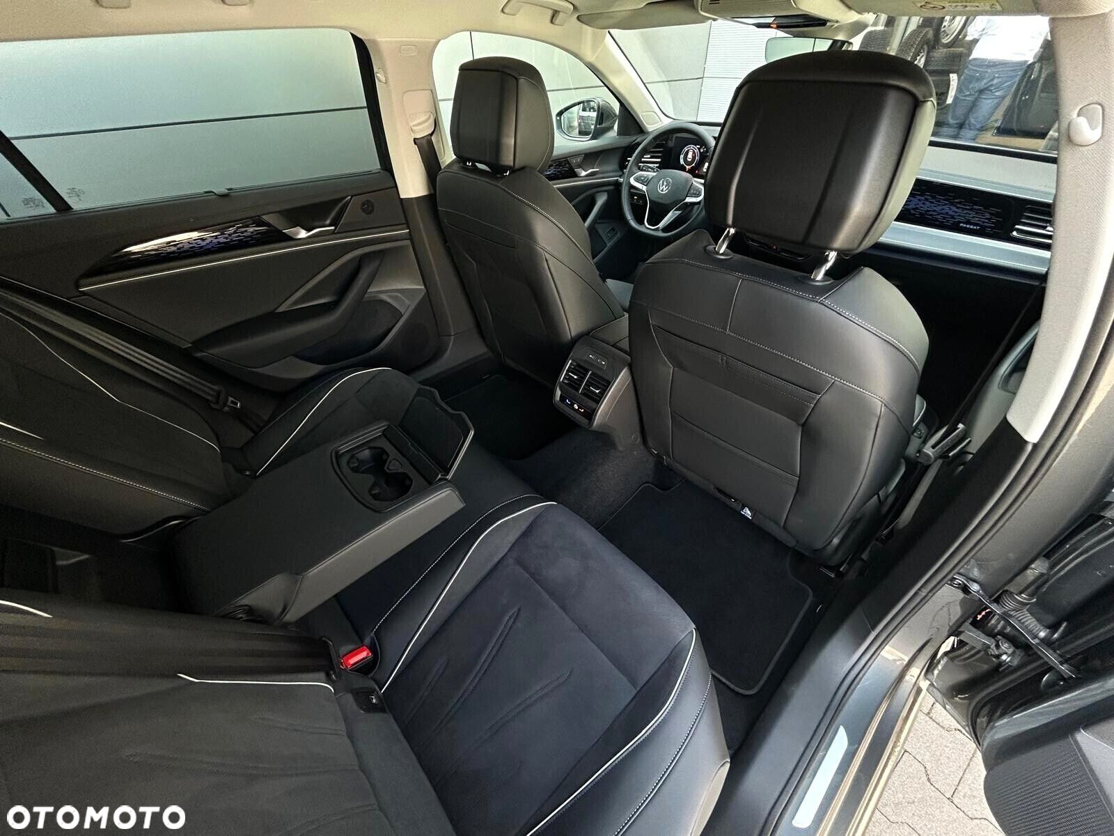 Volkswagen Passat 2.0 TDI SCR Elegance DSG - 8