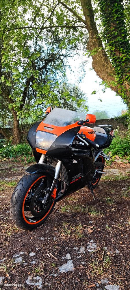 Suzuki GSX-R - 8