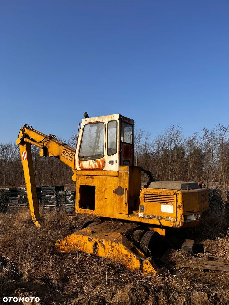 Liebherr A902 - 1