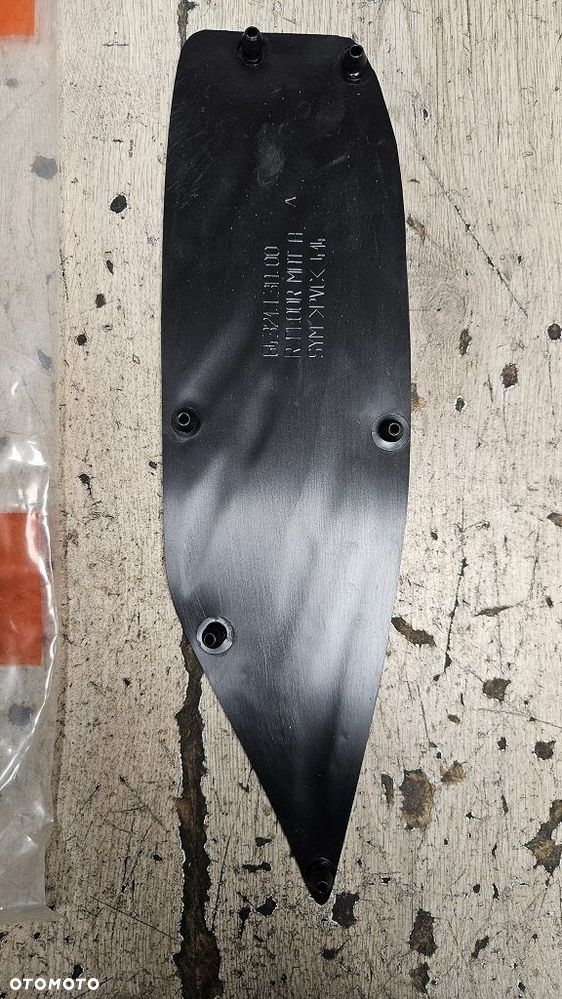 Oryginalna guma podłoga prawa SYM Joymax / GTS 125 250 300  64321-L3A-000-KA - 3