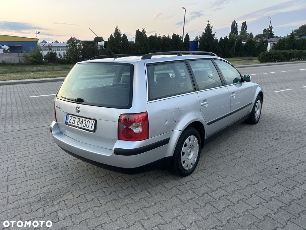 Volkswagen Passat - 4