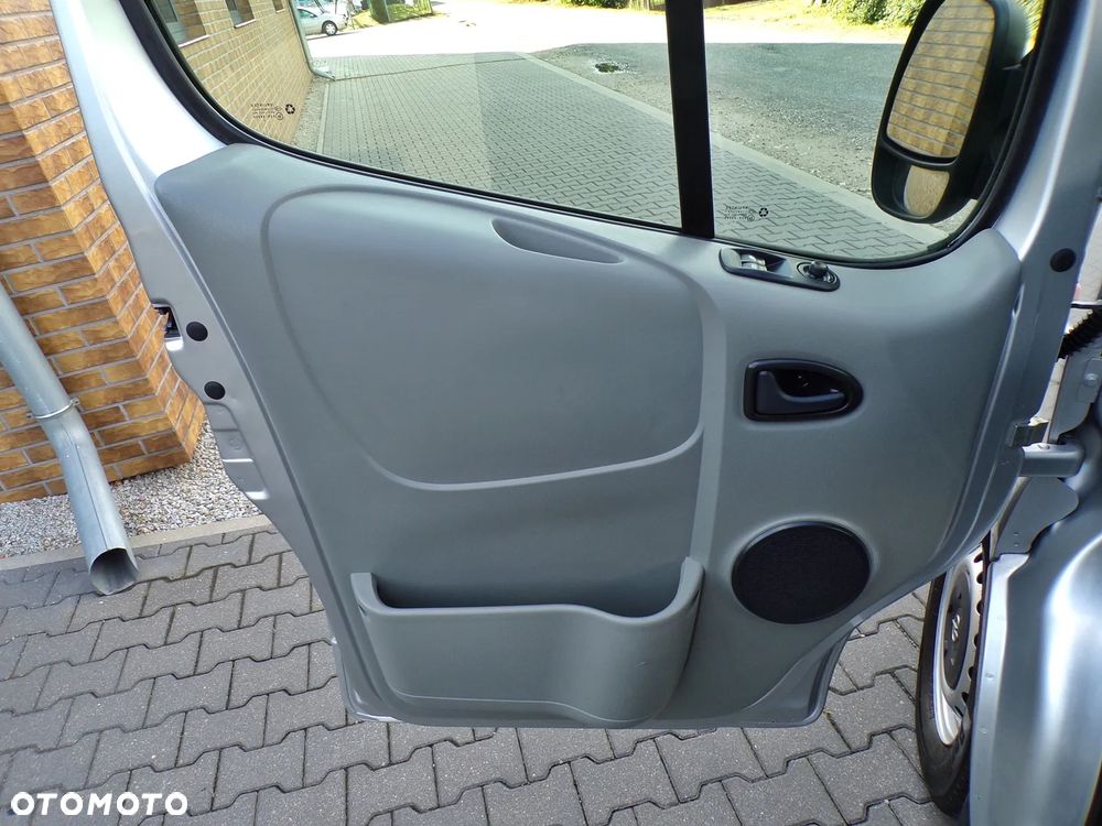 Opel Vivaro L2H1 2.9t - 17