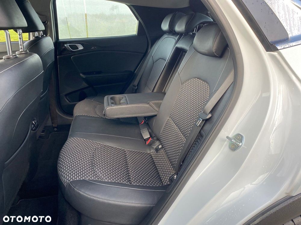 Kia XCeed - 11