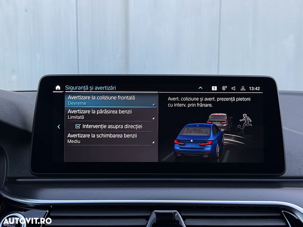 BMW Seria 5 530e Aut. - 35