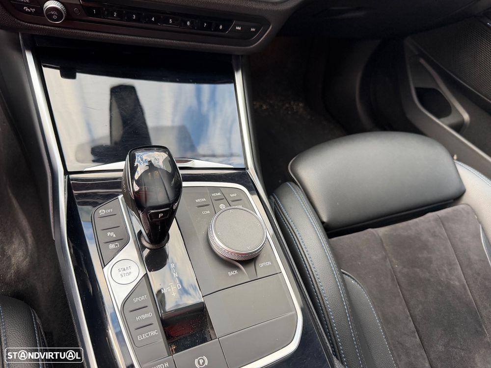 BMW 330 e Pack Desportivo M Auto - 14