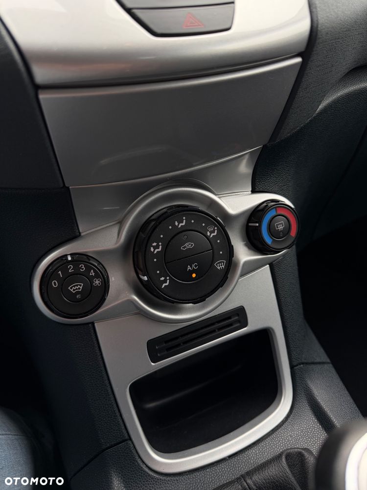 Ford Fiesta 1.25 SYNC Edition - 24