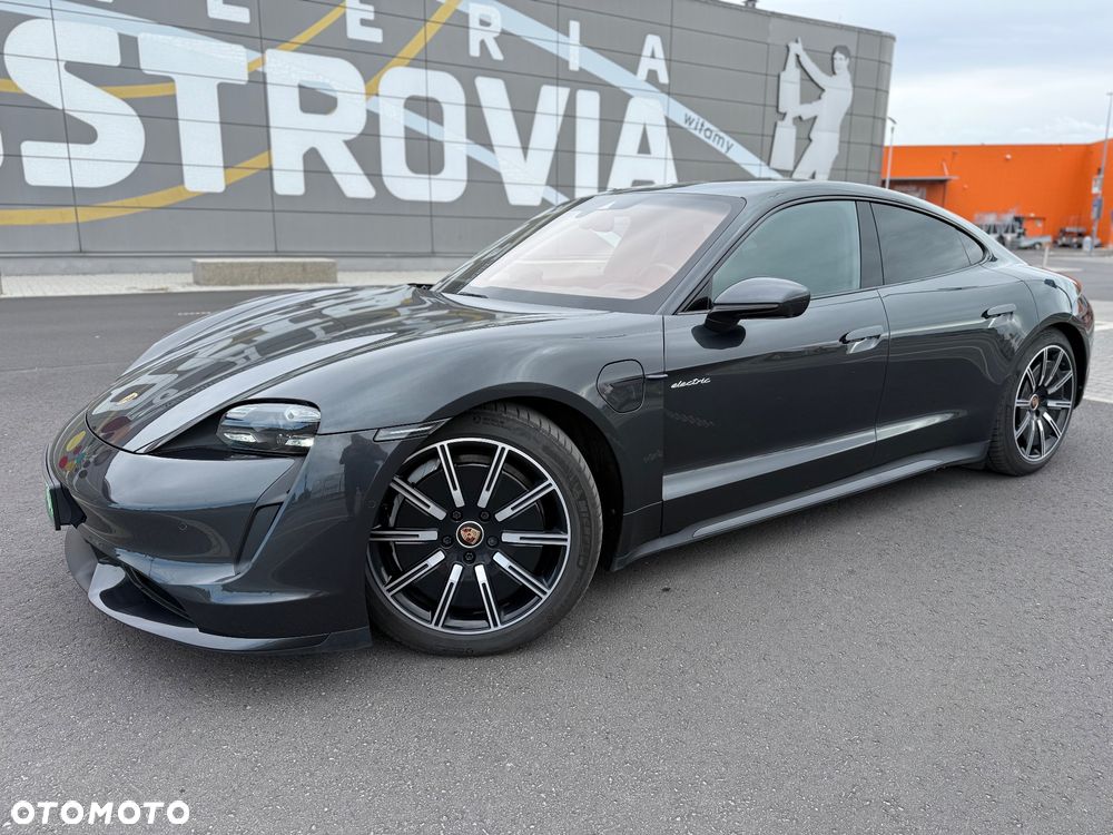 Porsche Taycan Turbo - 34