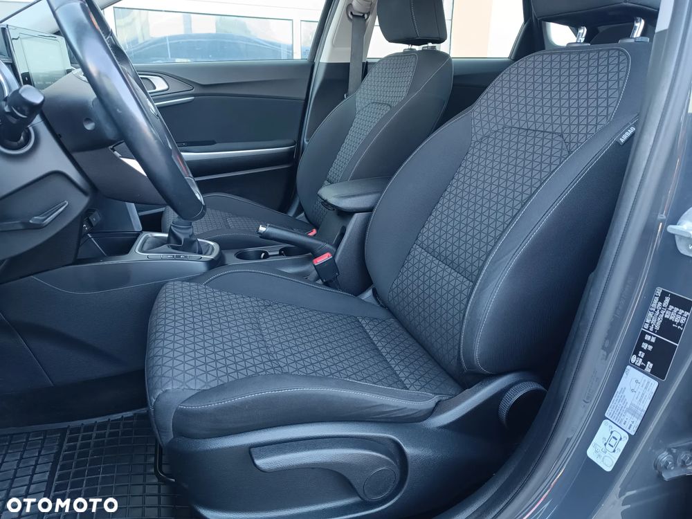 Kia Ceed - 9