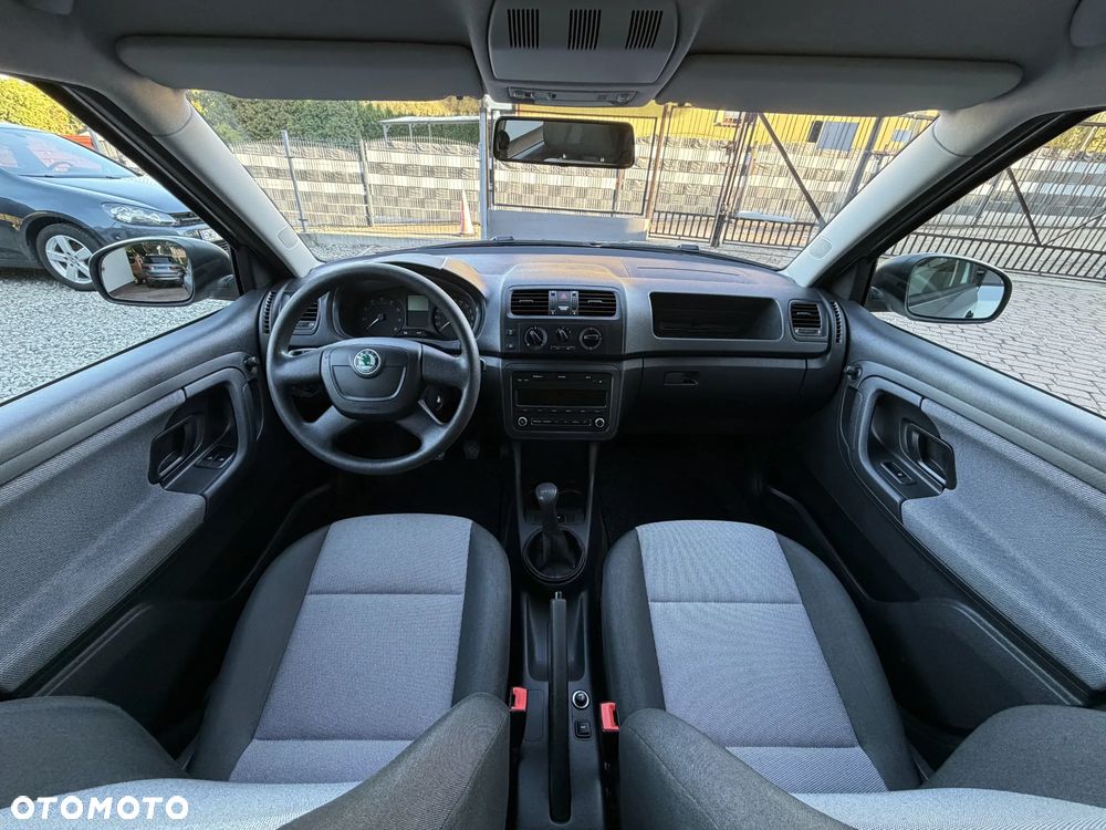 Skoda Fabia 1.2 HTP Ambiente - 17