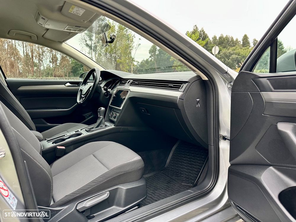 VW Passat Variant 1.6 TDI Confortline - 32