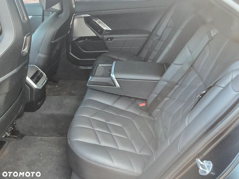 BMW Seria 7 750Li xDrive sport - 13
