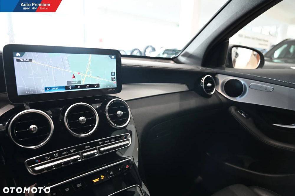 Mercedes-Benz GLC - 12