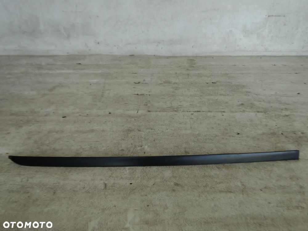 BMW 5 E60 E61 LISTWA SZYBY CZOŁOWEJ PRZÓD PRZEDNIA PRAWA EUROPA - 1