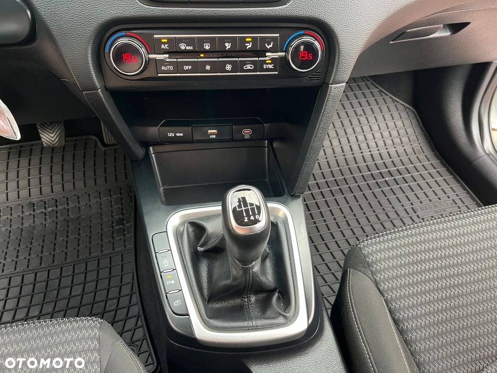 Kia Ceed 1.5 T-GDI M - 14