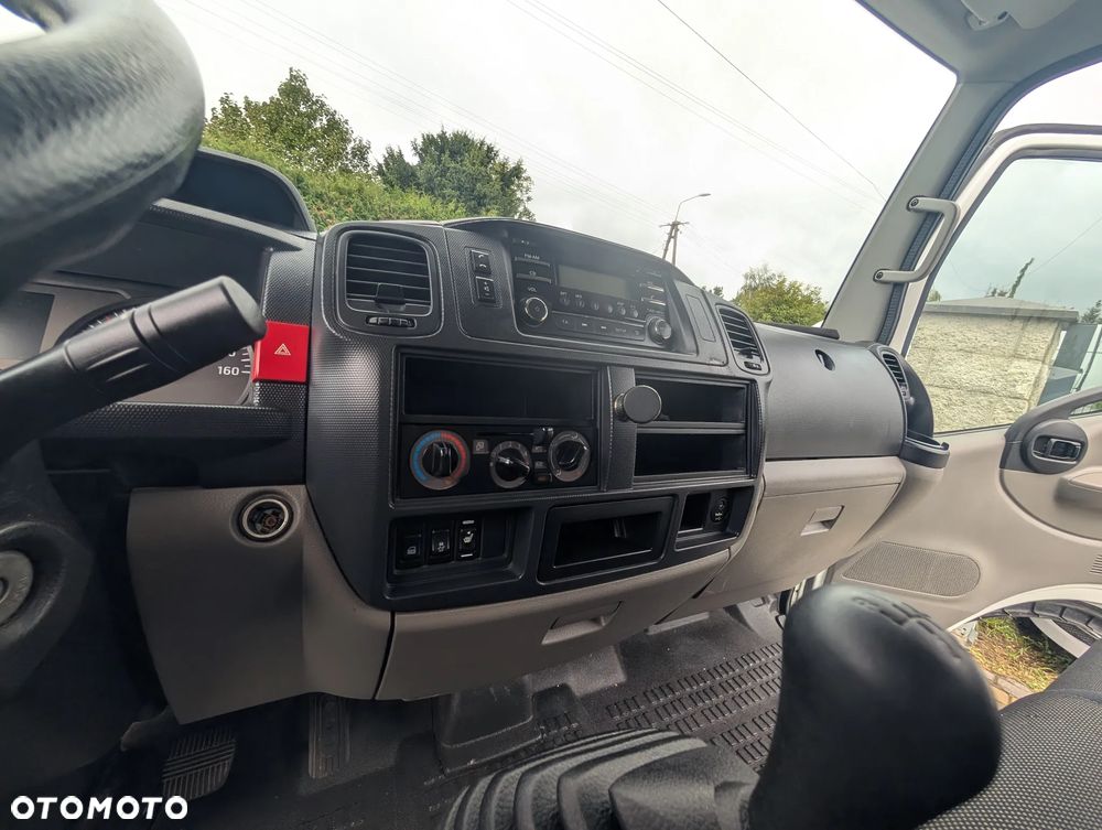 Nissan NT400 - 18