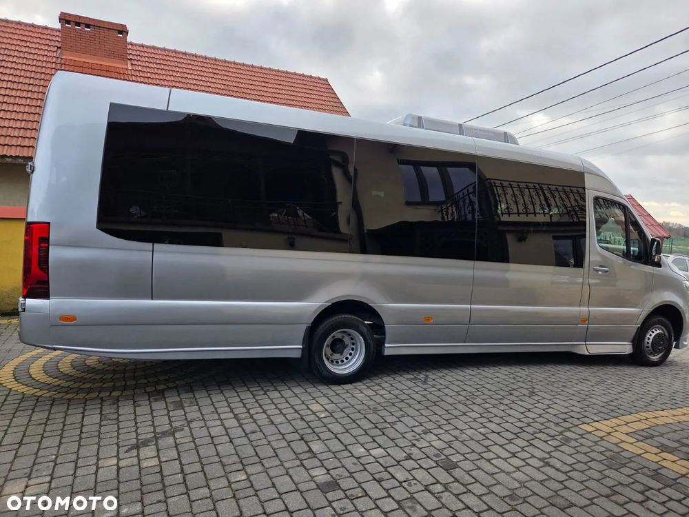 Mercedes-Benz Sprinter - 1