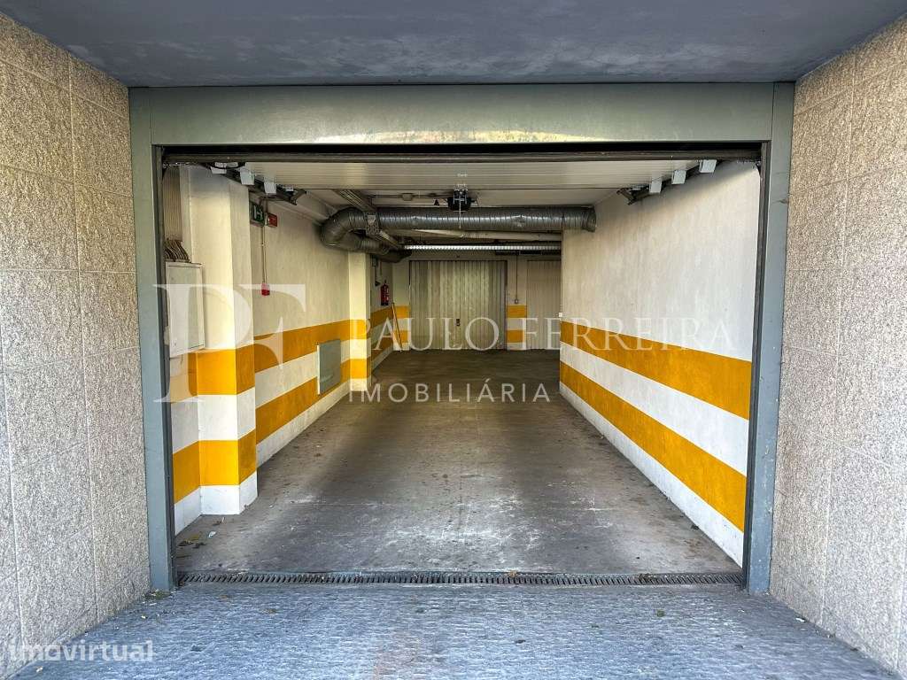 Garagem fechada no centro de Famalicão - Grande imagem: 2/3