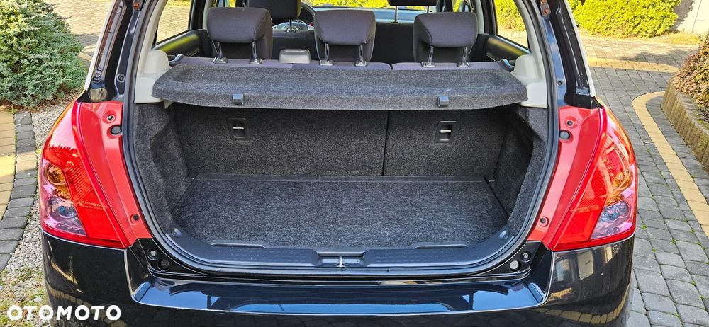 Suzuki Swift 1.3 Black and White - 15