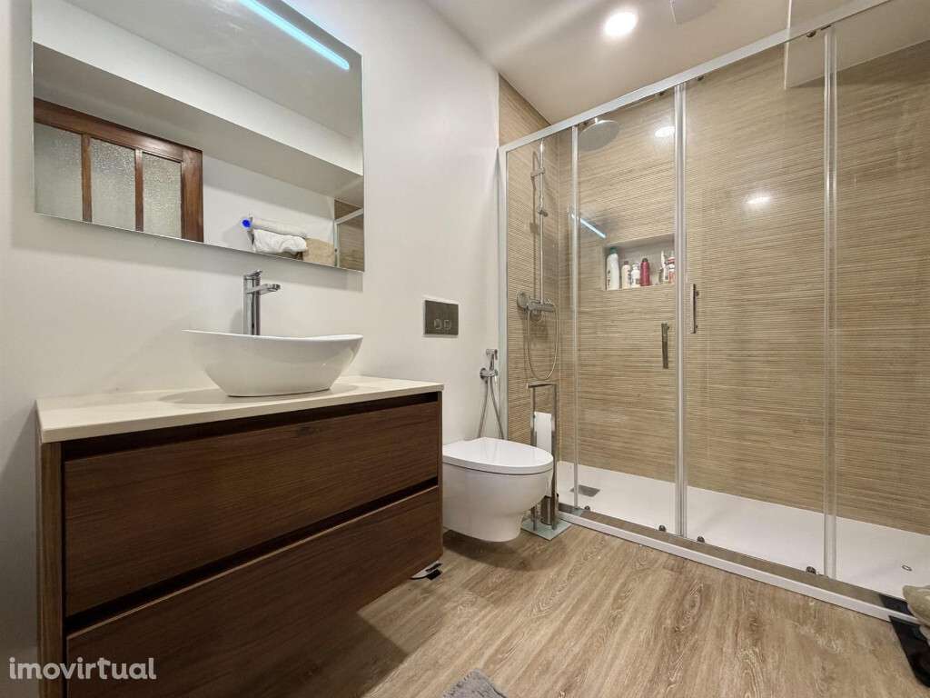 Estúdio, Praça Républicada cidade de Coimbra - Grande imagem: 3/3