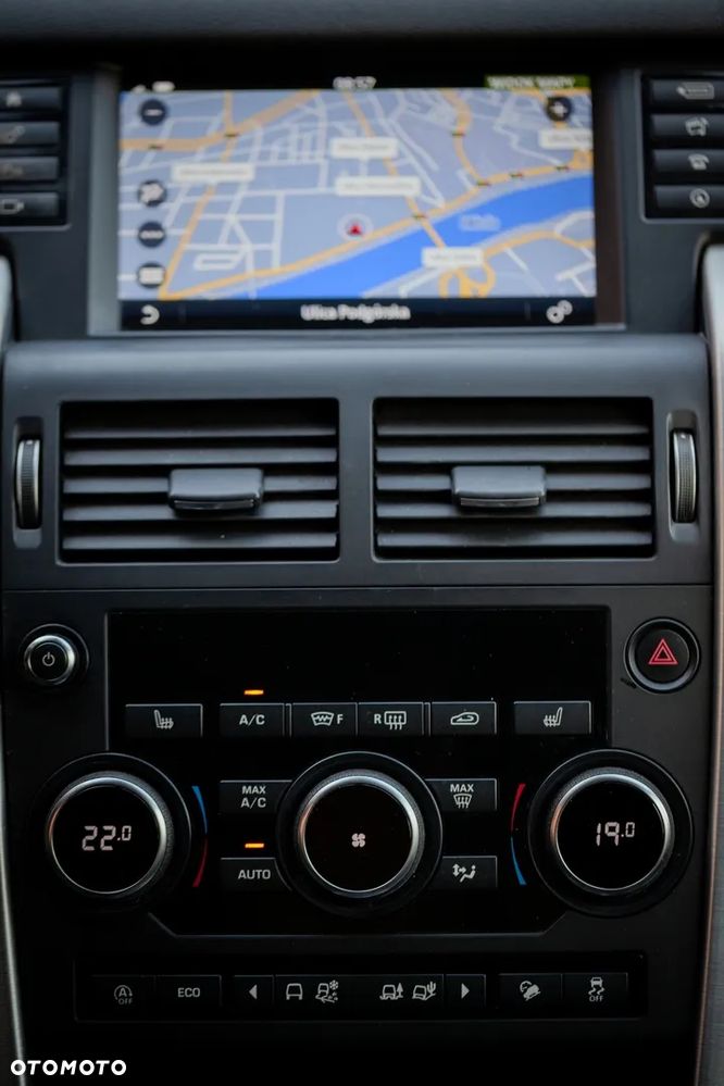 Land Rover Discovery Sport - 27
