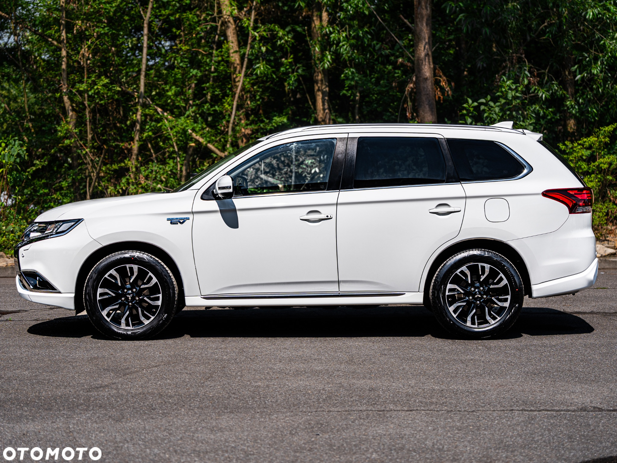 Mitsubishi Outlander 2.0 4WD Plug-In Hybrid Plus - 6