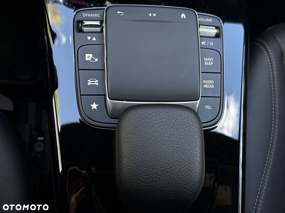 Mercedes-Benz CLA - 24