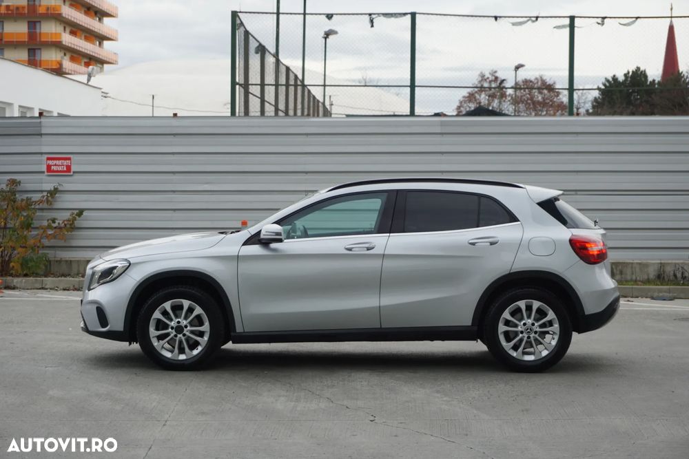 Mercedes-Benz GLA 200 d 4Matic 7G-DCT Urban - 4