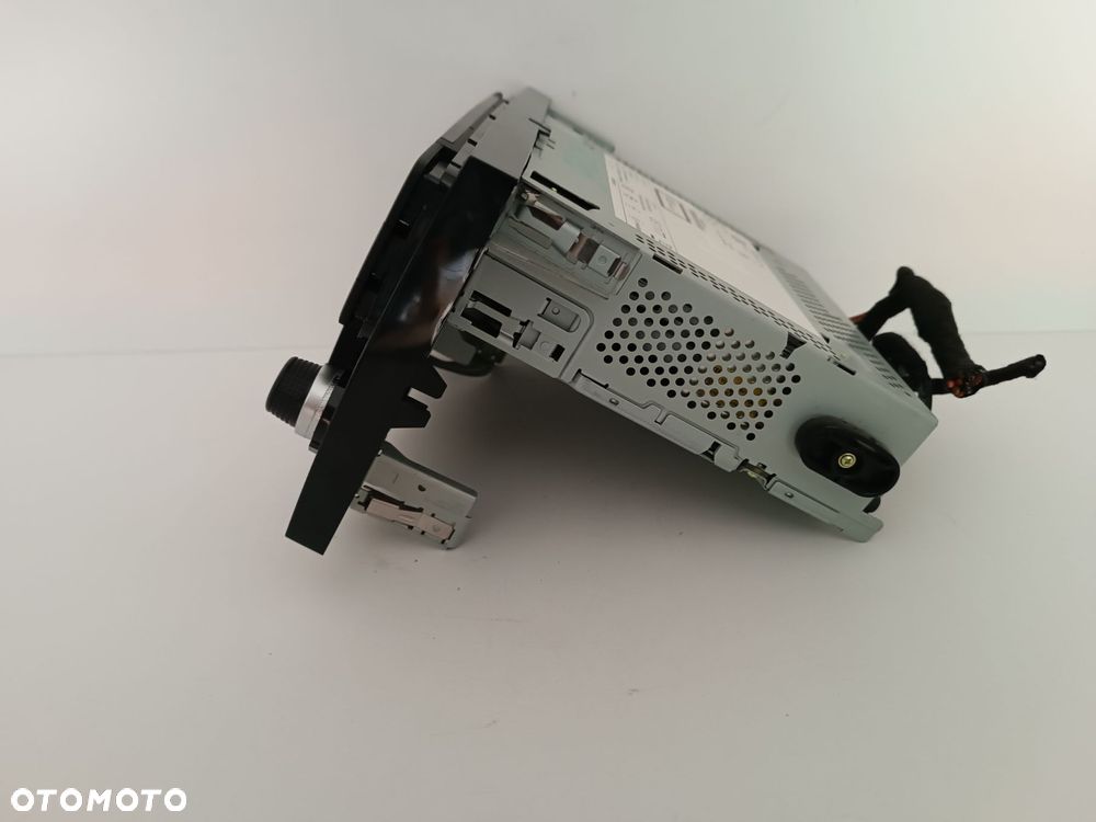 VW 510035867E RADIO SAMOCHODOWE - 6